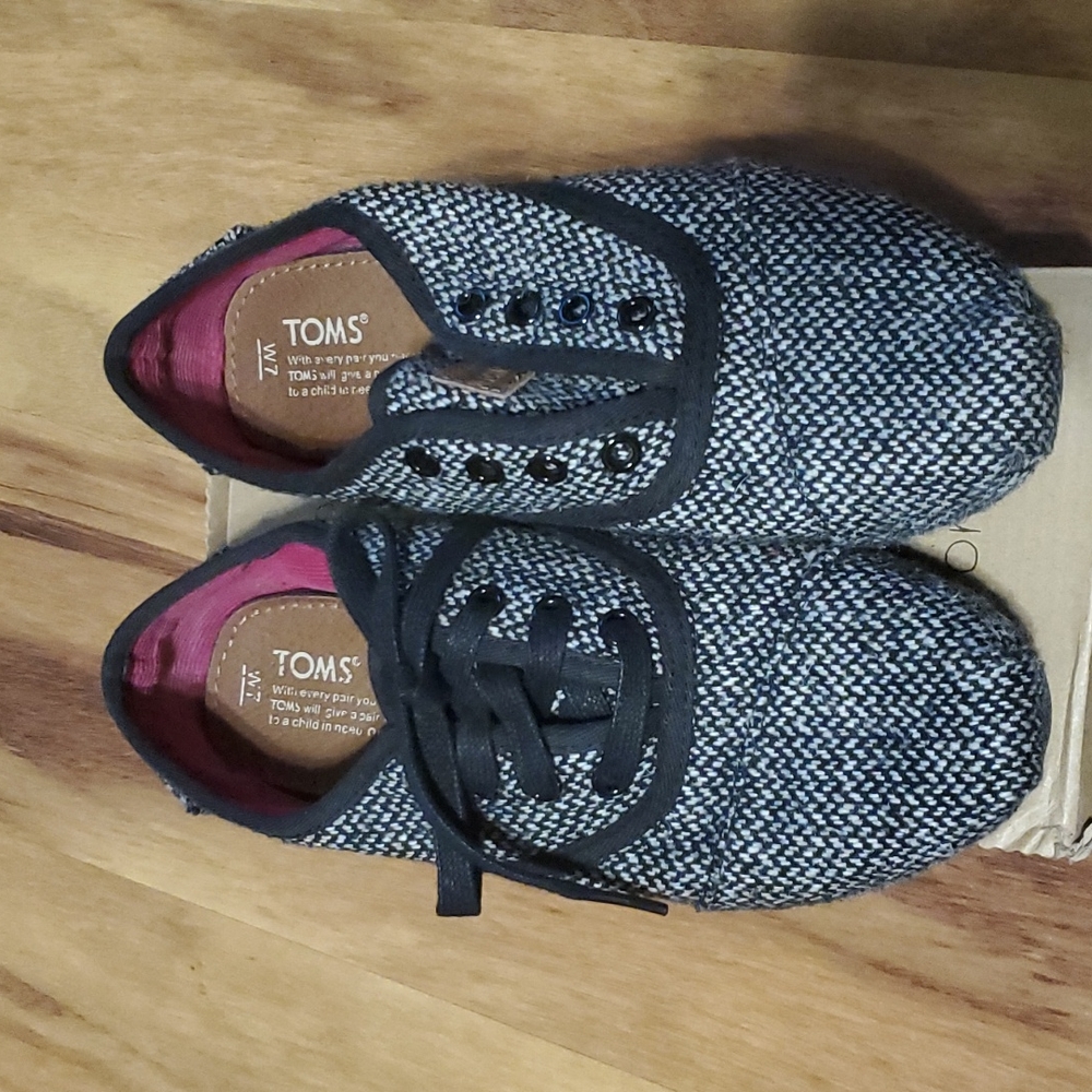 Tom's Cordones. Size 7
